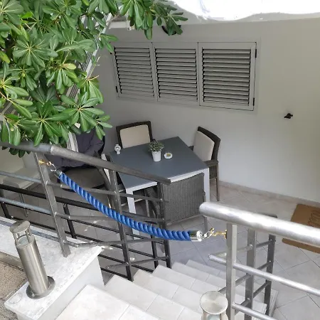 Apartament App 2+2 Nizic