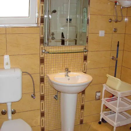 App 2+2 Nizic Διαμέρισμα Μακάρσκα