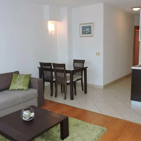 App 2+2 Nizic * Makarska