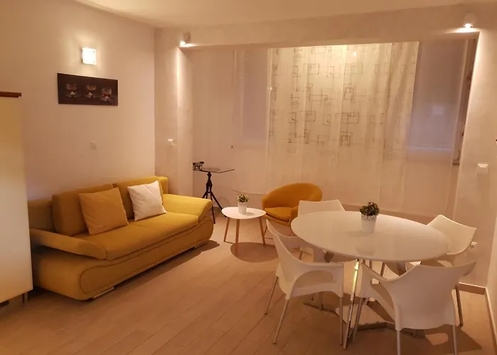 App 2+2 Nizic Makarska