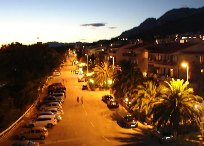 App 2+2 Nizic Makarska